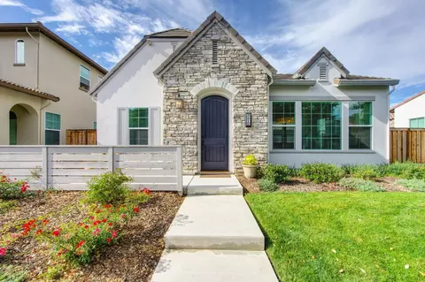 3210 Crocker Dr, Sacramento, CA 95818