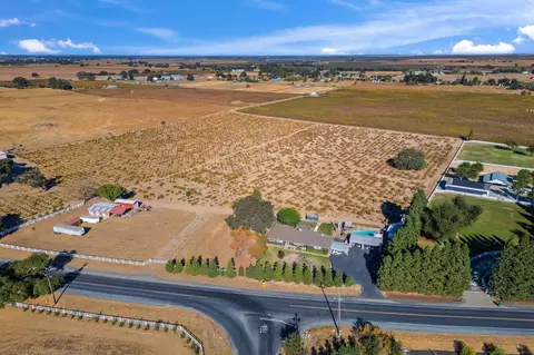 18211 E Jahant Rd, Acampo, CA 95220 photo 2