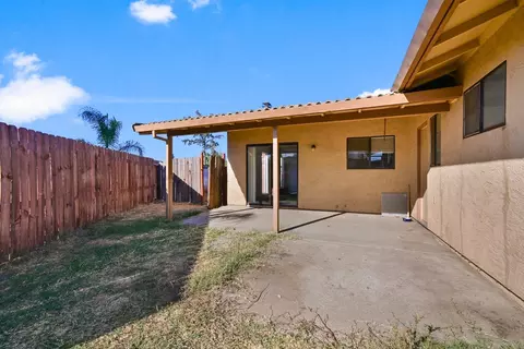 Exterior - 544 Morgan St, Manteca, CA 95336 photo 4 of 10