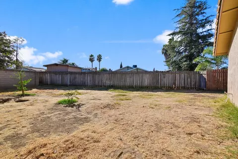 Exterior - 544 Morgan St, Manteca, CA 95336 photo 6 of 10