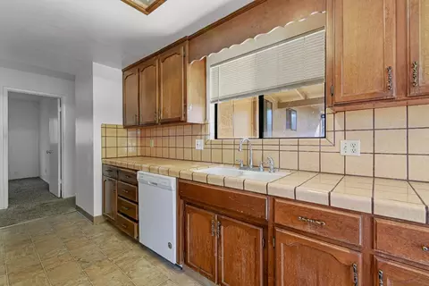 Kitchen - 544 Morgan St, Manteca, CA 95336 photo 3 of 3