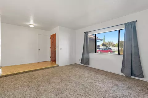 Living - 544 Morgan St, Manteca, CA 95336 photo 2 of 7