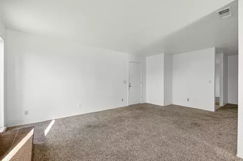 Living - 544 Morgan St, Manteca, CA 95336 photo 5 of 7