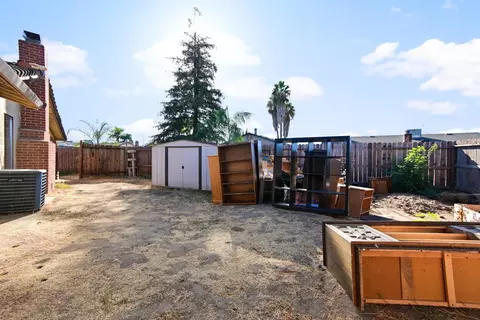 Exterior - 544 Morgan St, Manteca, CA 95336 photo 9 of 10