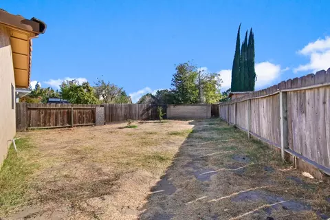 Exterior - 544 Morgan St, Manteca, CA 95336 photo 5 of 10