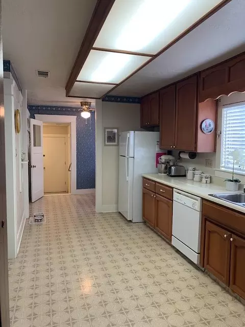 544 Castle St, Modesto, CA 95350 photo 10