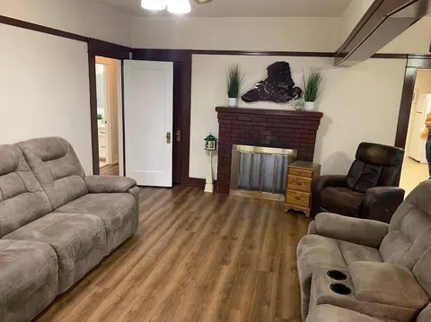 544 Castle St, Modesto, CA 95350 photo 6