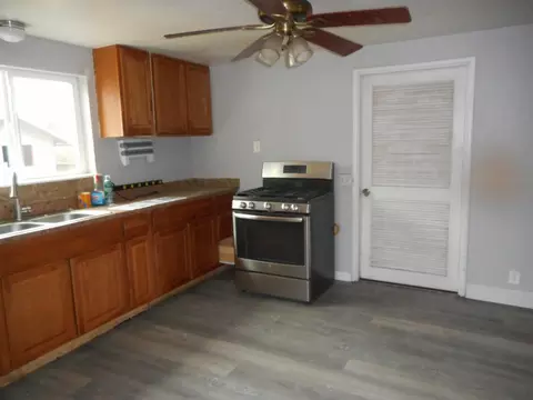 1402 Avalon Ave, Modesto, CA 95351 photo 4