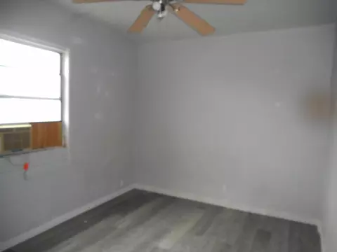 1402 Avalon Ave, Modesto, CA 95351 photo 7