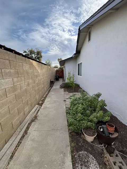 Exterior - 920 Snead Dr, Modesto, CA 95351 photo 4 of 5