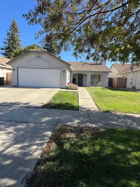 3316 Campus Dr, Merced, CA 95348 photo 1