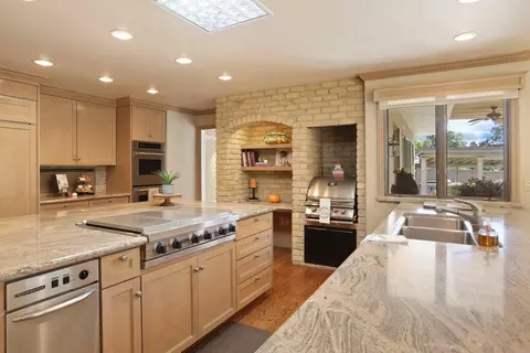 Kitchen - 1351 Rivergate Dr, Lodi, CA 95240 photo 6 of 9