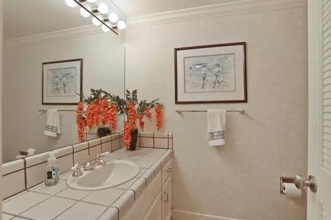 Bath - 1351 Rivergate Dr, Lodi, CA 95240 photo 11 of 11