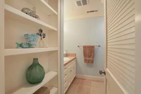 Bath - 1351 Rivergate Dr, Lodi, CA 95240 photo 9 of 11