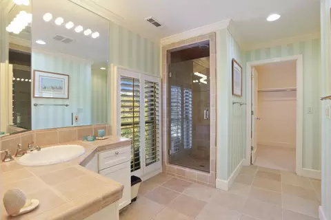 Bath - 1351 Rivergate Dr, Lodi, CA 95240 photo 8 of 11