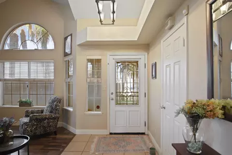 Entry Way - 805 Sauceda Ct, Modesto, CA 95351 photo 2 of 4