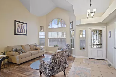 Entry Way - 805 Sauceda Ct, Modesto, CA 95351 photo 1 of 4