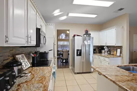 Kitchen - 805 Sauceda Ct, Modesto, CA 95351 photo 2 of 3