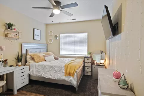 Bedroom - 805 Sauceda Ct, Modesto, CA 95351 photo 1 of 4