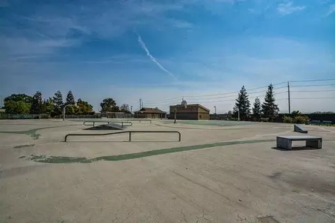 Exterior - 100 Wisteria Ln, Tracy, CA 95377 photo 9 of 14
