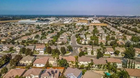 View/Area - 100 Wisteria Ln, Tracy, CA 95377 photo 3 of 11