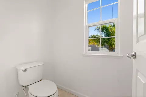Bath - 100 Wisteria Ln, Tracy, CA 95377 photo 5 of 6