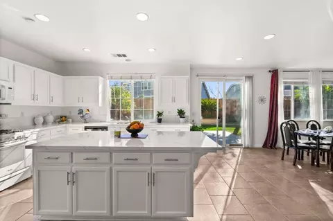 Kitchen - 100 Wisteria Ln, Tracy, CA 95377 photo 3 of 5