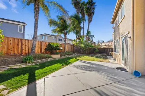 Exterior - 100 Wisteria Ln, Tracy, CA 95377 photo 6 of 14