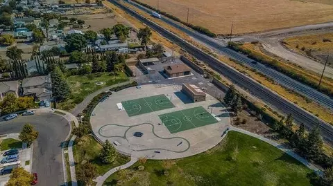 View/Area - 100 Wisteria Ln, Tracy, CA 95377 photo 10 of 11