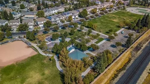 View/Area - 100 Wisteria Ln, Tracy, CA 95377 photo 5 of 11