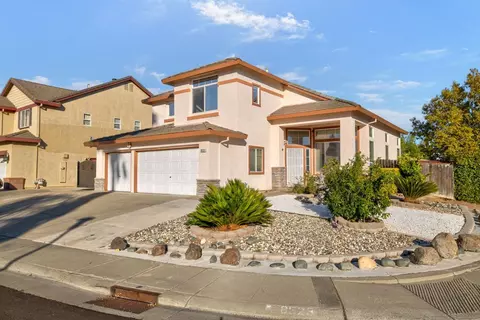 8523 Pinedrops Ct, Elk Grove, CA 95624