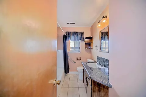 Bath - 405 Charles Ave, Modesto, CA 95350 photo 1 of 9