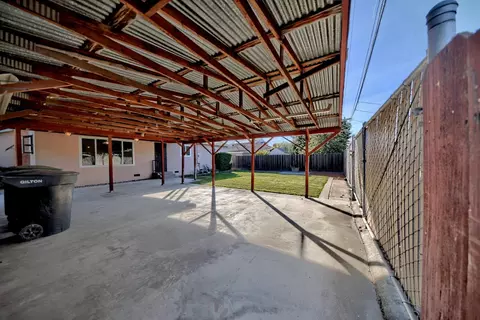 Exterior - 405 Charles Ave, Modesto, CA 95350 photo 6 of 25