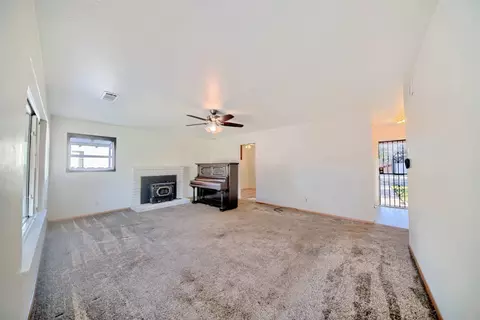 Living - 405 Charles Ave, Modesto, CA 95350 photo 3 of 5