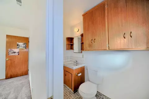 Bath - 405 Charles Ave, Modesto, CA 95350 photo 5 of 9