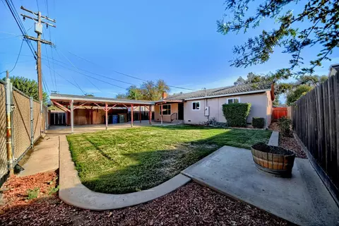 Exterior - 405 Charles Ave, Modesto, CA 95350 photo 8 of 25