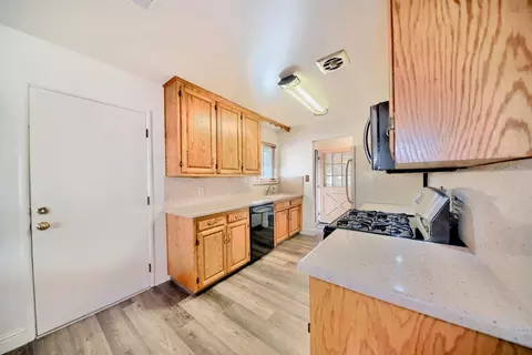 Kitchen - 405 Charles Ave, Modesto, CA 95350 photo 2 of 6