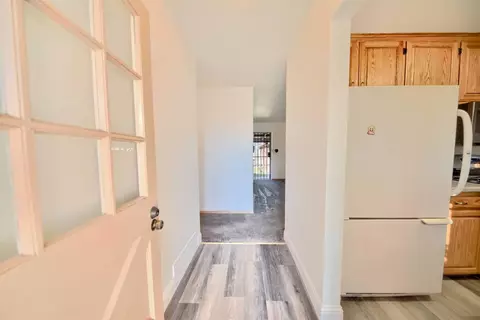 Entry Way - 405 Charles Ave, Modesto, CA 95350 photo 3 of 14