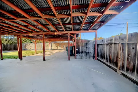 Exterior - 405 Charles Ave, Modesto, CA 95350 photo 4 of 25
