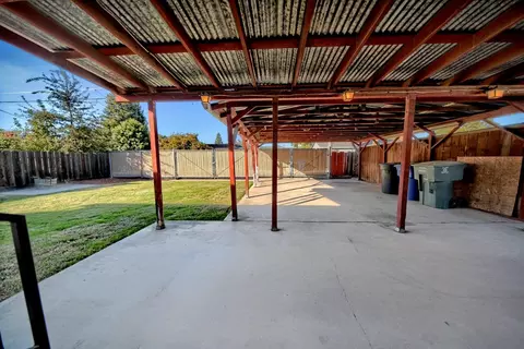 Exterior - 405 Charles Ave, Modesto, CA 95350 photo 5 of 25