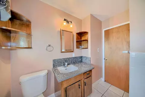 Bath - 405 Charles Ave, Modesto, CA 95350 photo 4 of 9