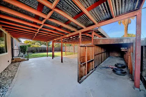 Exterior - 405 Charles Ave, Modesto, CA 95350 photo 3 of 25