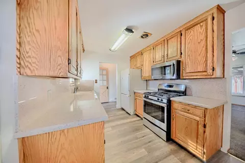 Kitchen - 405 Charles Ave, Modesto, CA 95350 photo 3 of 6