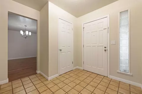 Entry Way - 3805 Spring Oak, Modesto, CA 95355 photo 3 of 10