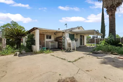 Exterior - 1324 Marlow St, Modesto, CA 95351 photo 3 of 4