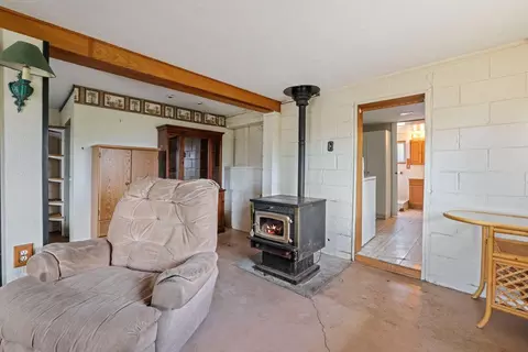 Living - 1324 Marlow St, Modesto, CA 95351 photo 2 of 2