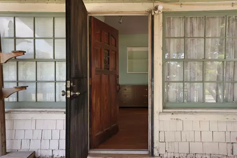 Entry Way - 1324 Marlow St, Modesto, CA 95351 photo 1 of 3