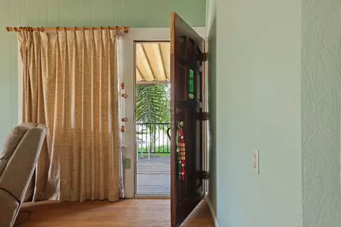 Entry Way - 1324 Marlow St, Modesto, CA 95351 photo 2 of 3