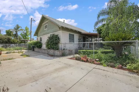 Exterior - 1324 Marlow St, Modesto, CA 95351 photo 2 of 4