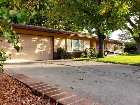 9651 La Nuez Dr, Elk Grove, CA 95624
